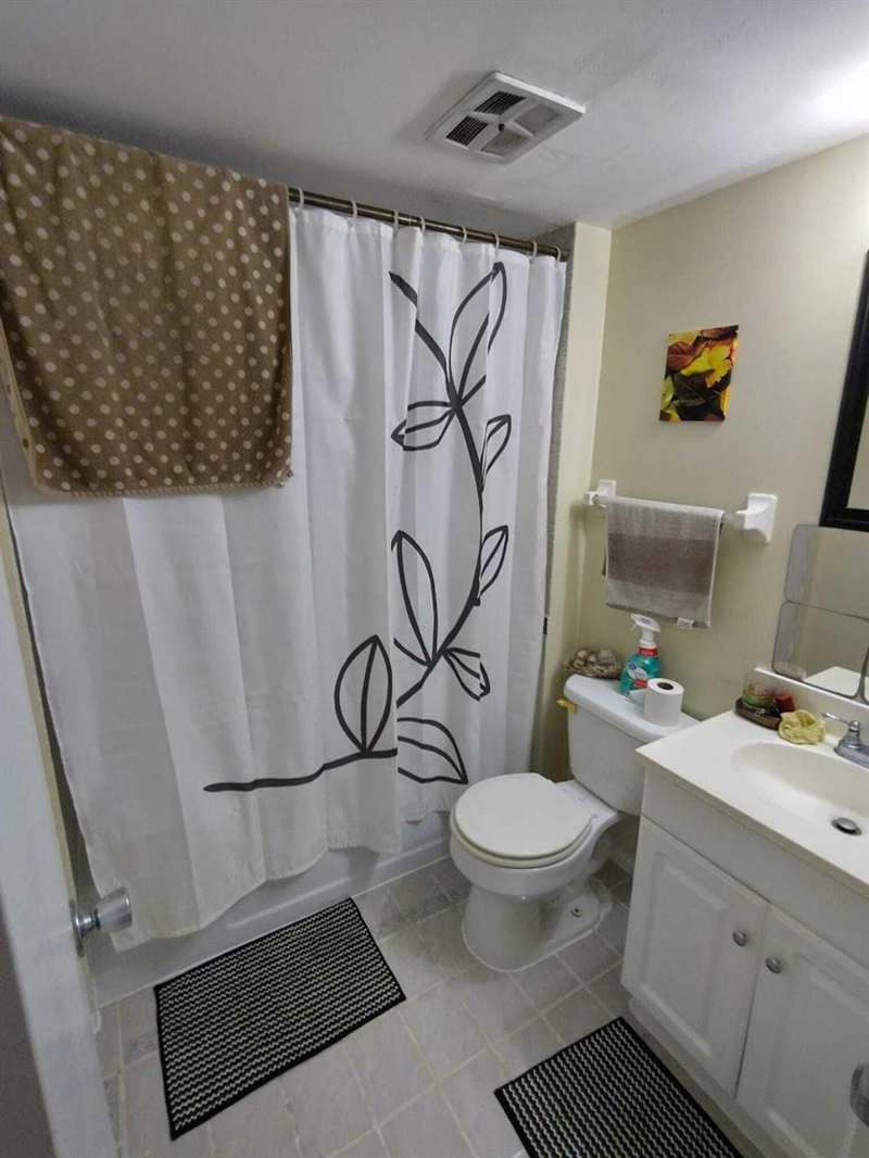 103 Royal Park Drive # 3b, Oakland Park FL 33309