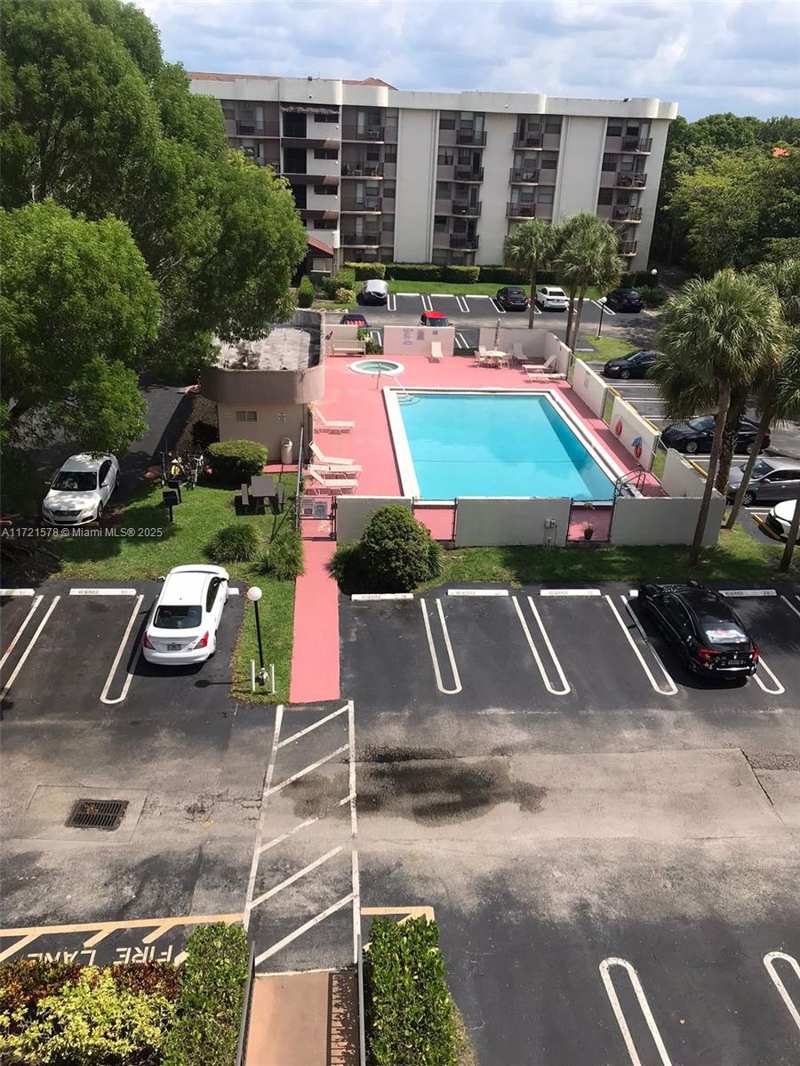2701 Riverside Dr # B, Coral Springs FL 33065