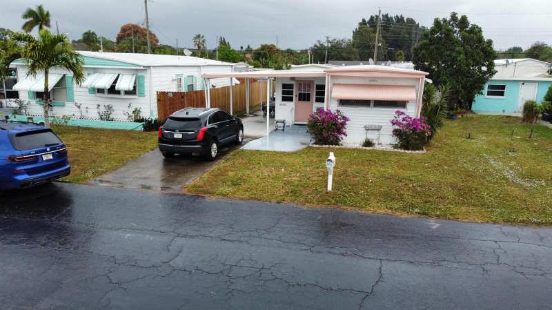 8926 Palm Street, Boynton Beach FL 33436