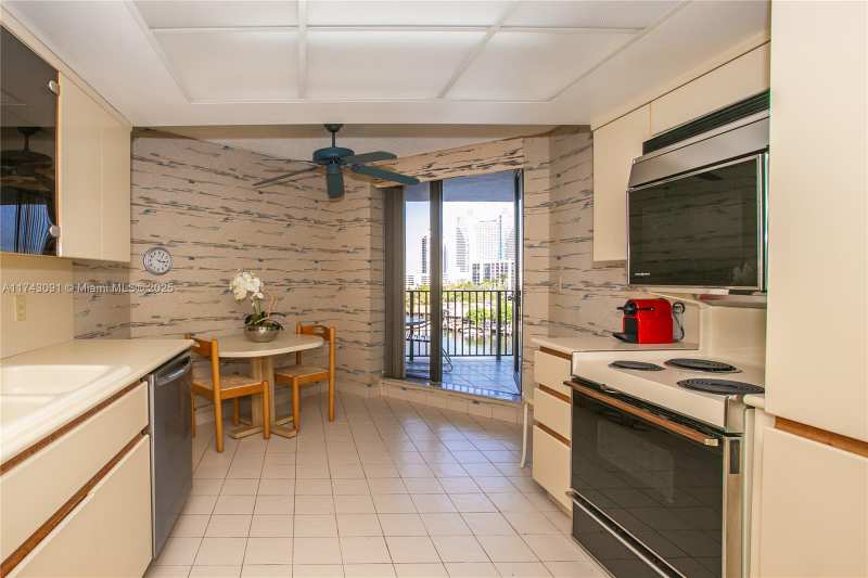 300 Three Islands Blvd # 406, Hallandale Beach FL 33009