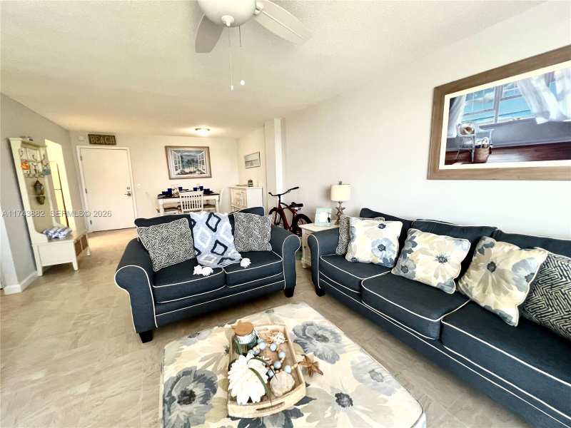 125 Ocean Ave # 402, Palm Beach Shores FL 33404