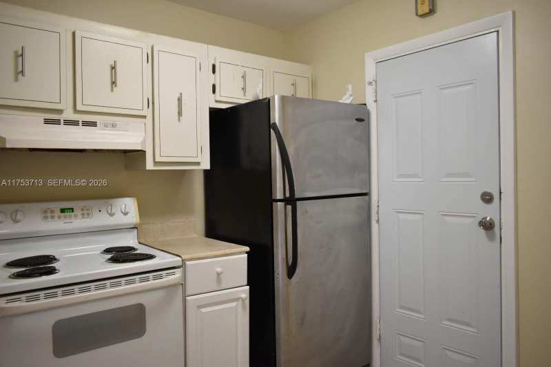 3610 NW 21st St # 407, Lauderdale Lakes FL 33311