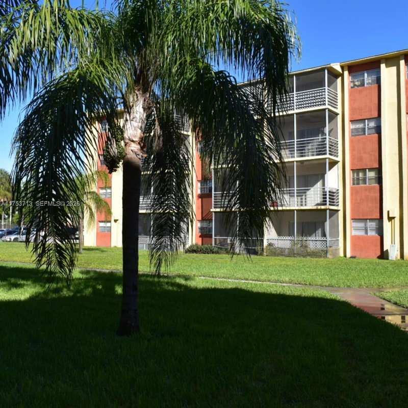 3610 NW 21st St # 407, Lauderdale Lakes FL 33311