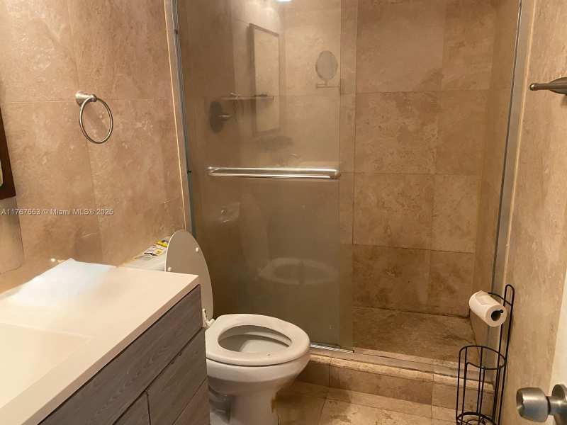 400 Kings Point Dr # 209, Sunny Isles Beach FL 33160