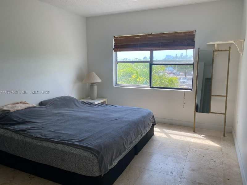 400 Kings Point Dr # 209, Sunny Isles Beach FL 33160