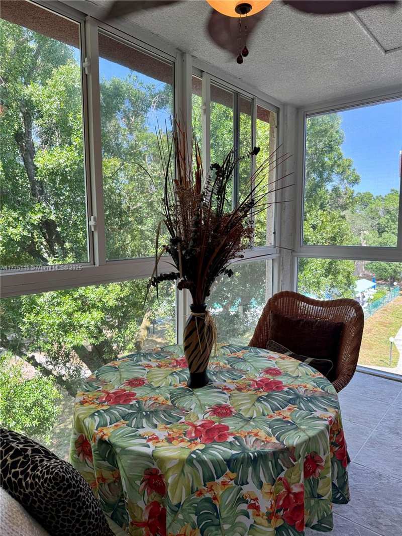 2600 NW 49th Ave # 403, Lauderdale Lakes FL 33313