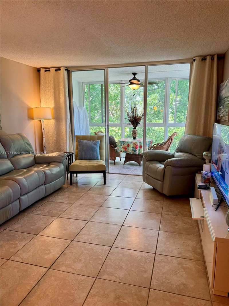 2600 NW 49th Ave # 403, Lauderdale Lakes FL 33313