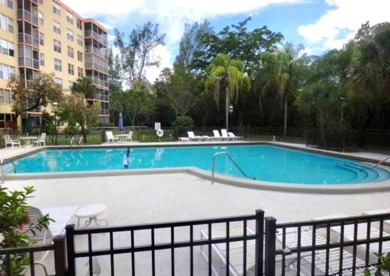 17890 W Dixie Highway # 714, North Miami Beach FL 33160