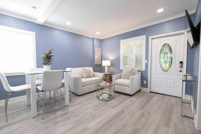 420 Avenida Alegre # 4, West Palm Beach FL 33405