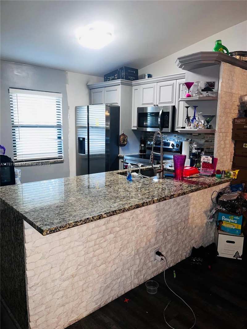 4335 NW 4th Ave, Deerfield Beach FL 33064
