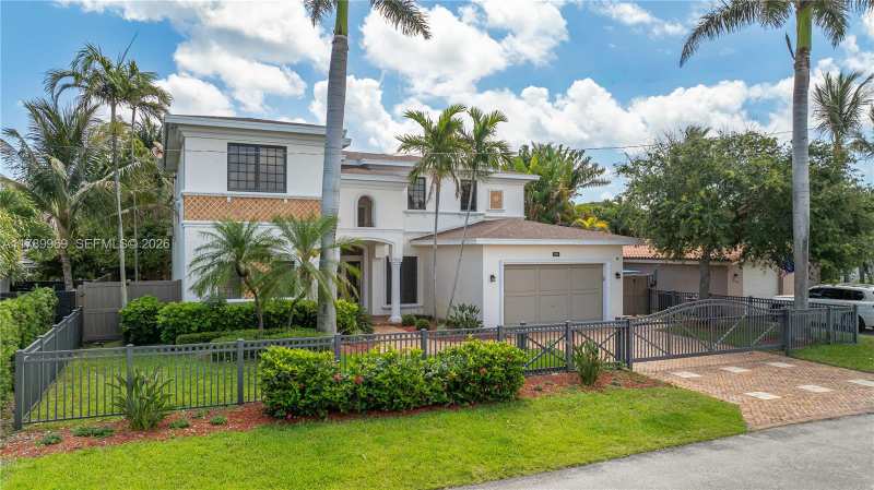 260 NE Wavecrest Ct, Boca Raton FL 33432