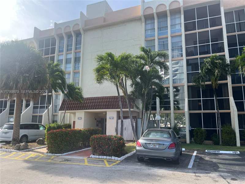 701 Three Islands Blvd # 409, Hallandale Beach FL 33009
