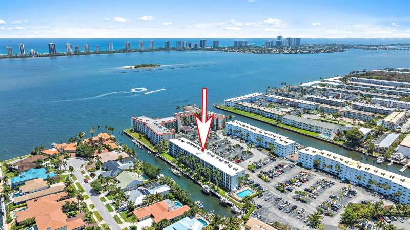 109 Paradise Harbour Boulevard # 307, North Palm Beach FL 33408