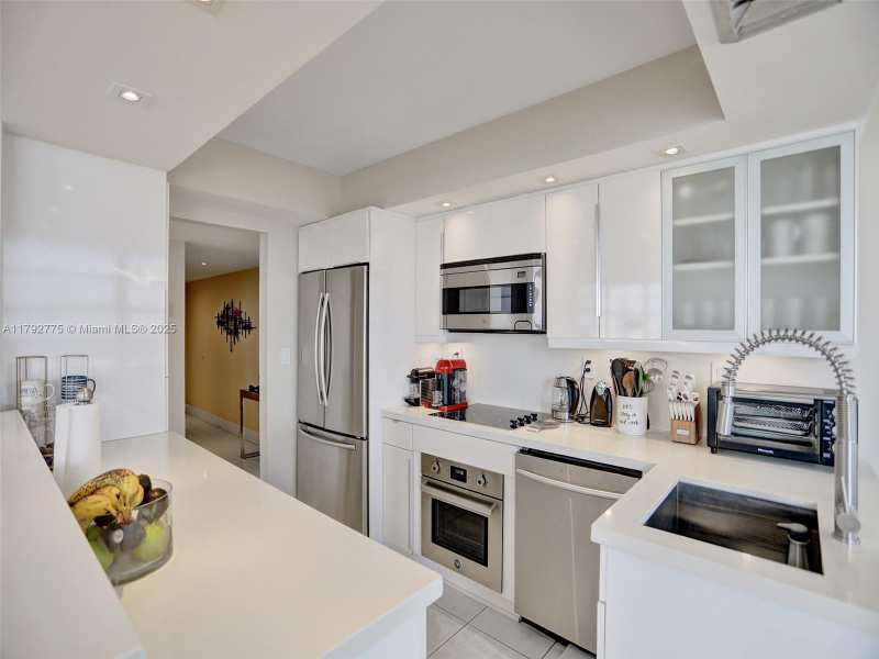 18011 Biscayne Blvd # 1904, Aventura FL 33160