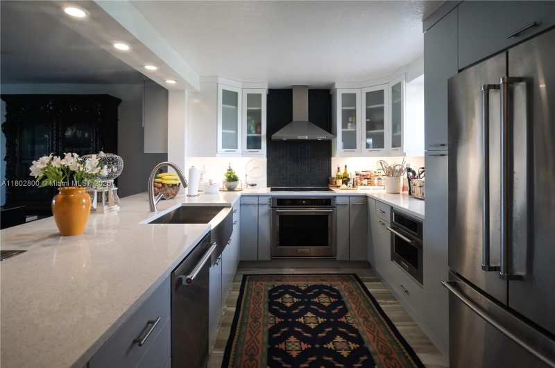 401 SE 3rd St # 403, Dania Beach FL 33004