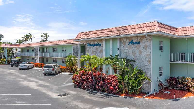117 Lehane Terrace # 201, North Palm Beach FL 33408