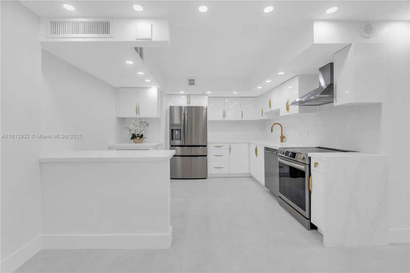 1201 S Ocean Dr # 507S, Hollywood FL 33019