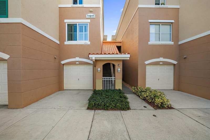 11011 Legacy 306 Lane # 306, Palm Beach Gardens FL 33410