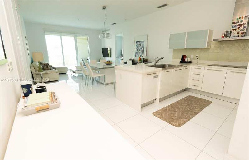 150 Sunny Isles Blvd, Sunny Isles Beach FL 33160