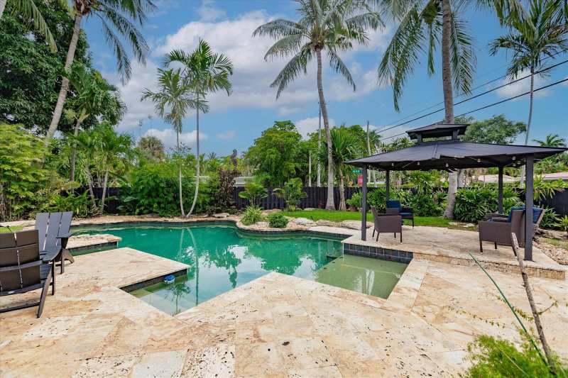 1900 Bayview Drive, Fort Lauderdale FL 33305