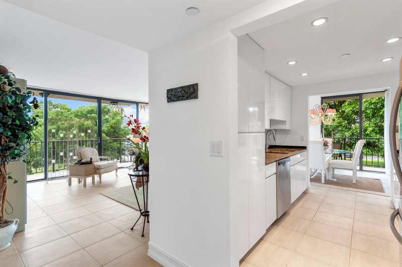 859 Jeffery Street # 401, Boca Raton FL 33487