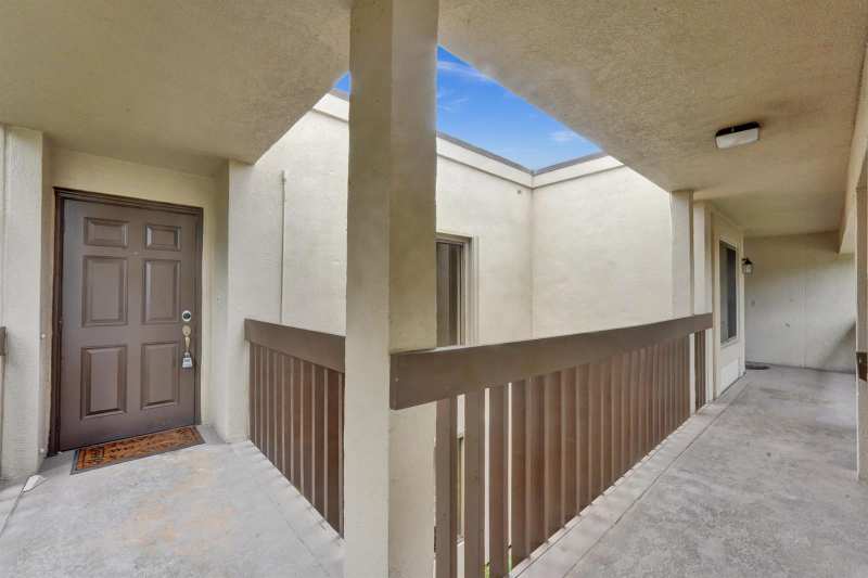 5306 Cedar Lake Drive # 201, Boynton Beach FL 33437