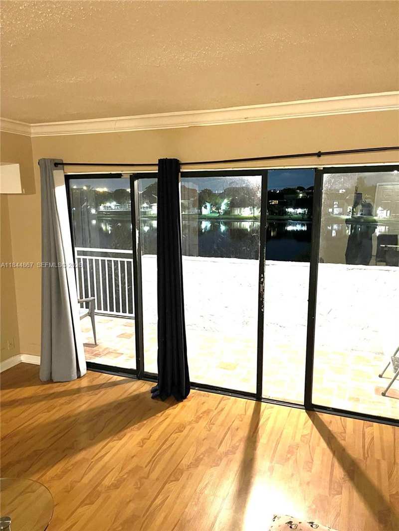 9359 Fontainebleau Blvd # F301, Miami FL 33172