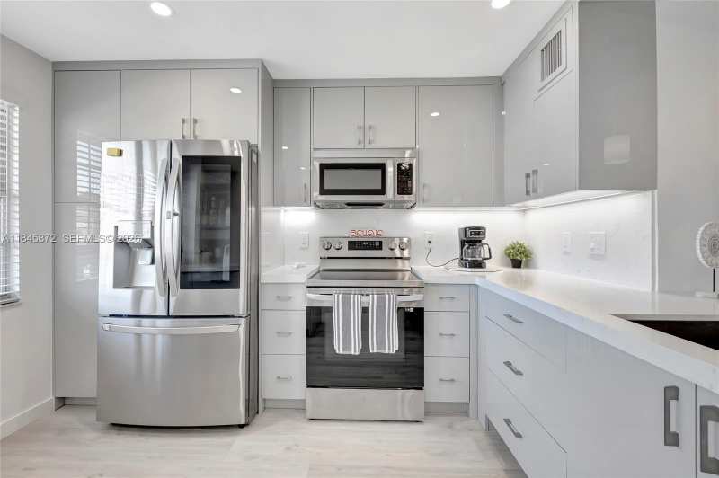 2101 Lucaya Bnd # E3, Coconut Creek FL 33066