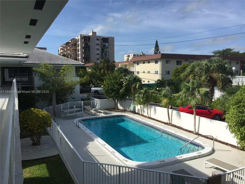 201 Sunrise Drive # 102, Key Biscayne FL 33149