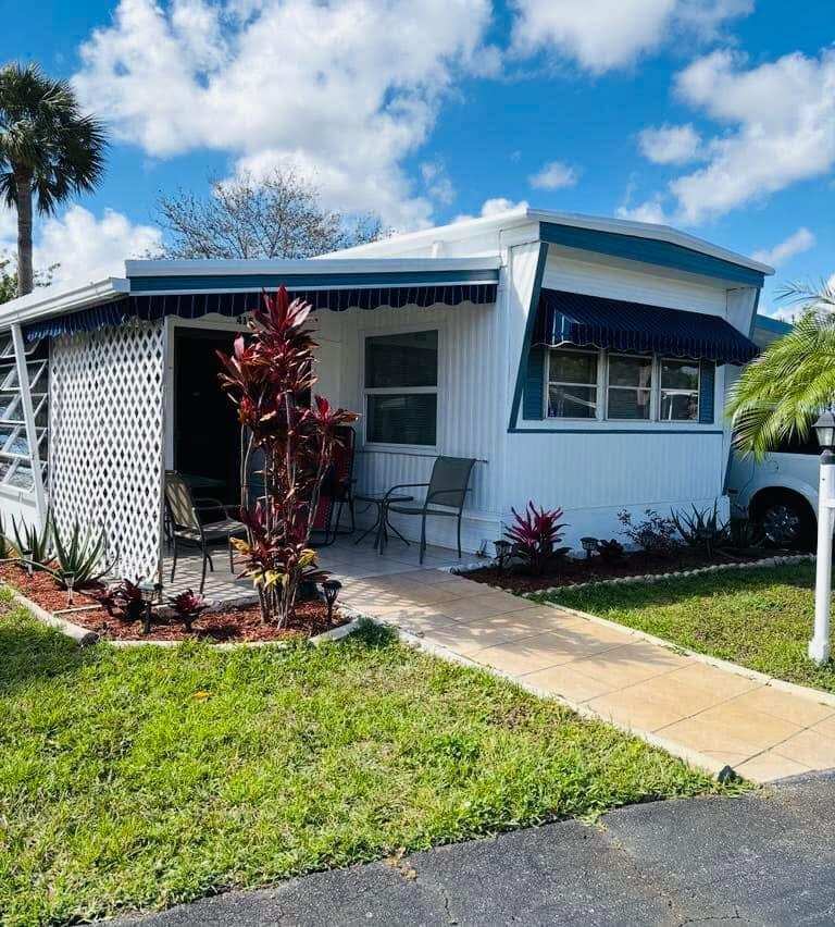 415 Gardenia Court, Deerfield Beach FL 33442