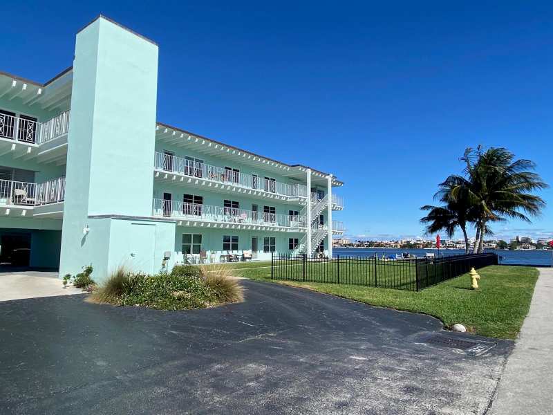 219 Lakeview 102 Avenue # 102, Lantana FL 33462