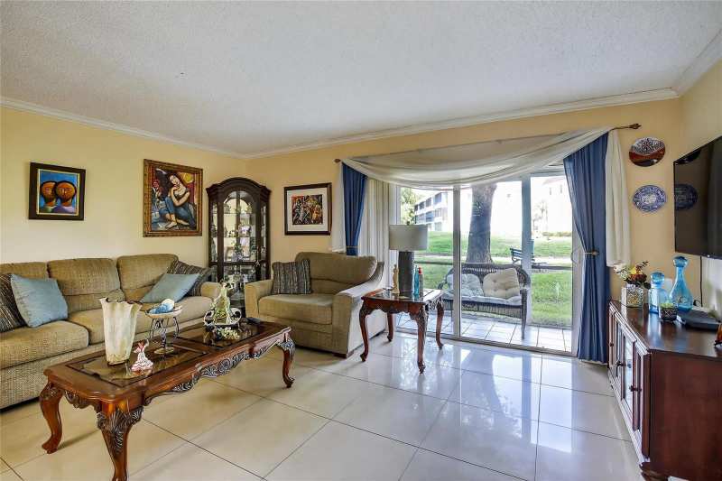 211 S Hollybrook Drive # 107, Pembroke Pines FL 33025