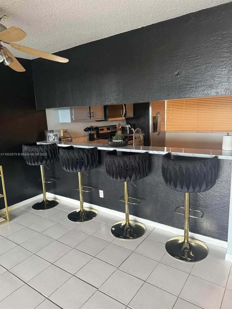 8040 Hampton Blvd # 512, North Lauderdale FL 33068