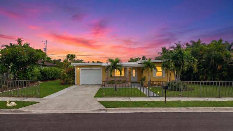 1136 W 7th Street, Riviera Beach FL 33404