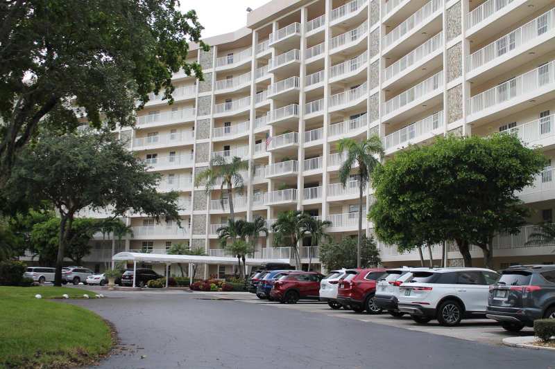 3507 Oaks Way # 603, Pompano Beach FL 33069