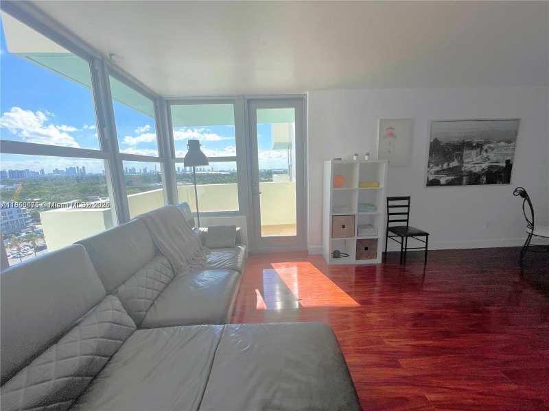 2899 Collins Ave # 1420, Miami Beach FL 33140