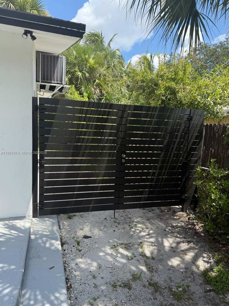 2929 SW 19th St # 2, Fort Lauderdale FL 33312