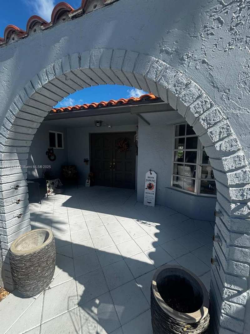 4220 NE 27th Ave, Lighthouse Point FL 33064