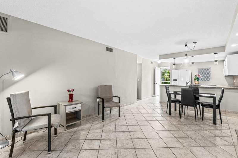 2191 NE 1st Court Apt 106, Boynton Beach FL 33435