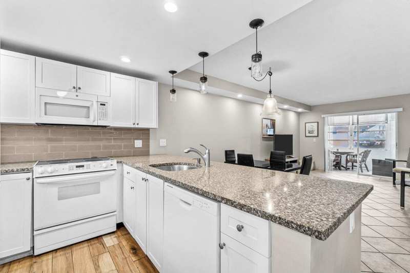 2191 NE 1st Court Apt 106, Boynton Beach FL 33435