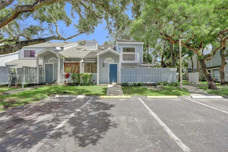1818 Adventure Pl, North Lauderdale FL 33068