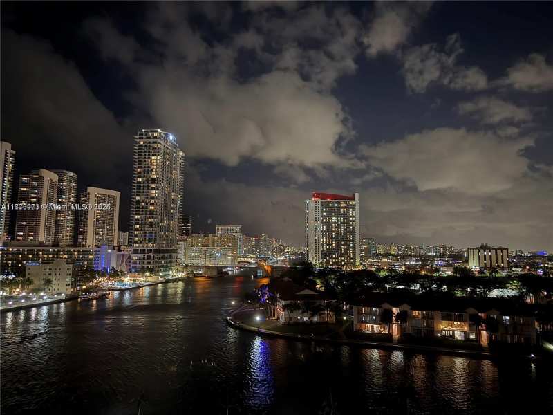 200 Leslie Dr # 1124, Hallandale Beach FL 33009