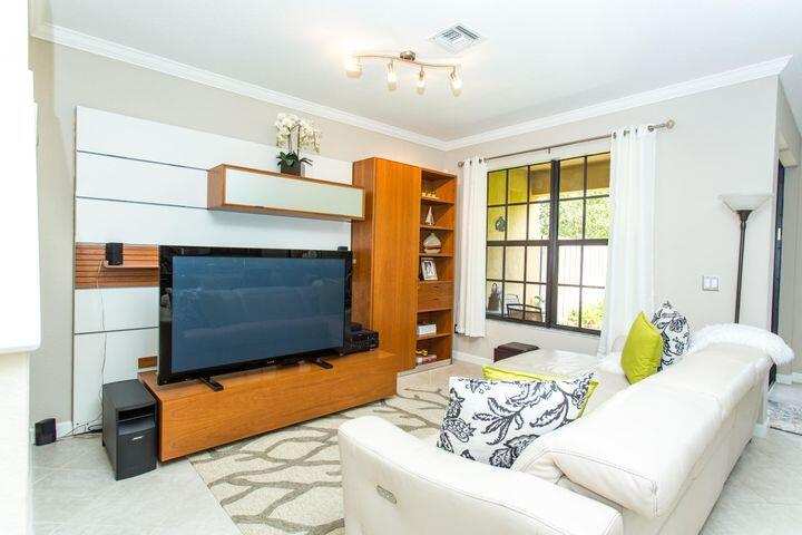 10426 Wellington Parc Drive, Wellington FL 33449