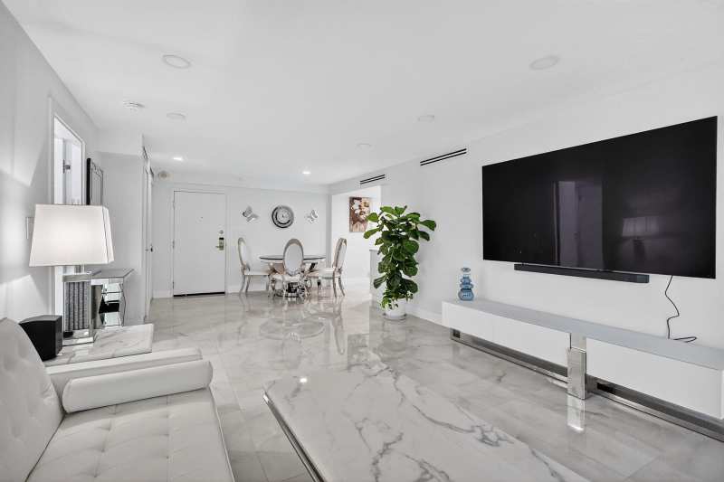 5225 Collins Avenue # 1408, Miami Beach FL 33140