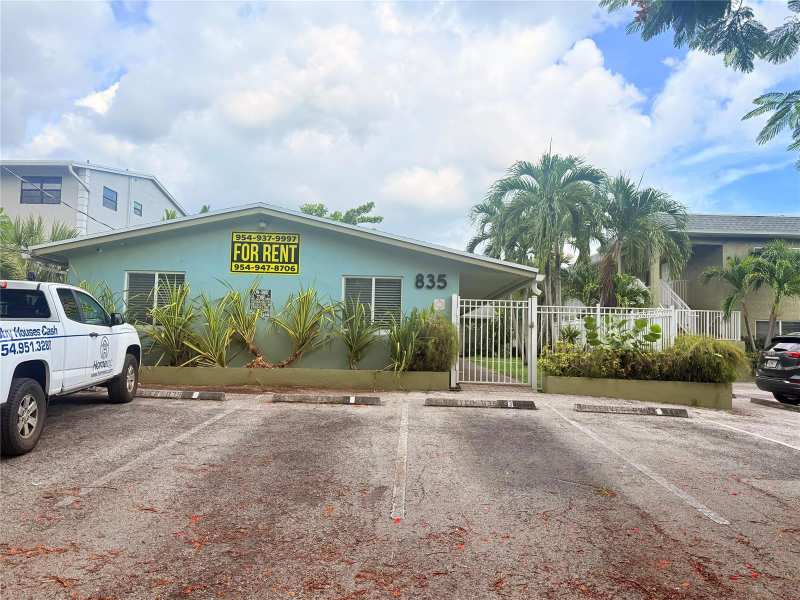 835 NE 18th Court, Fort Lauderdale FL 33305