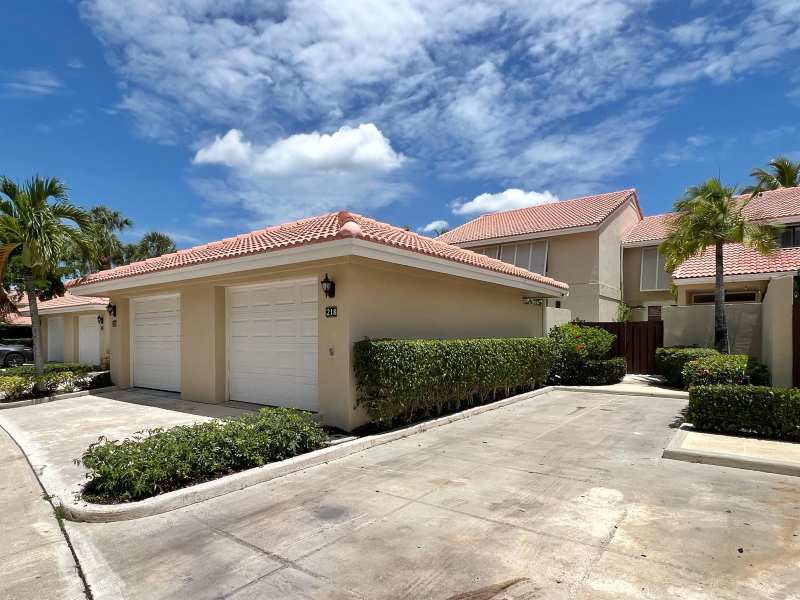 218 Old Meadow Way, Palm Beach Gardens FL 33418