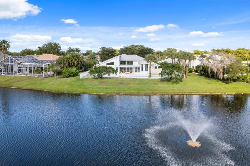11166 Isle Brook Court, Wellington FL 33414