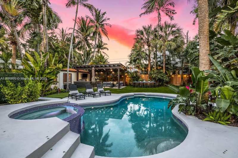 110 SE 11th Ave, Fort Lauderdale FL 33301