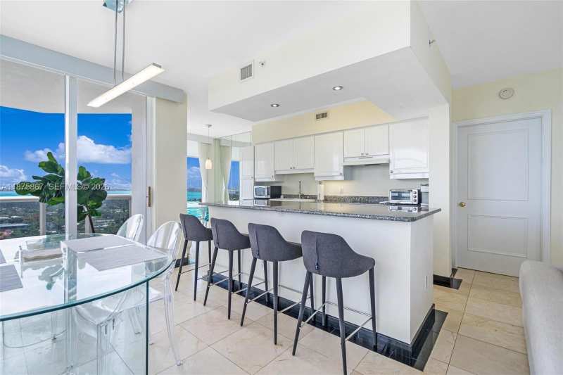 4779 Collins Ave # 2305, Miami Beach FL 33140
