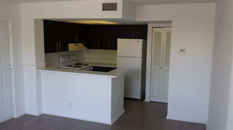 752 Executive Center Dr # 25, West Palm Beach FL 33401